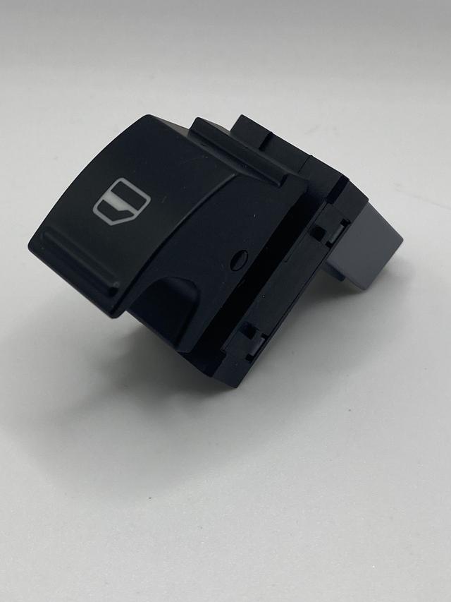 Кнопка управления стеклоподъемником Skoda 5J0959855