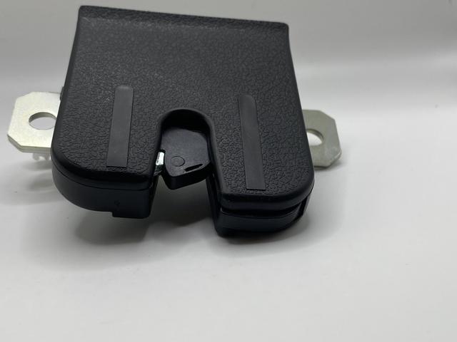 Замок крышки багажника Volkswagen (6Q6827505E)