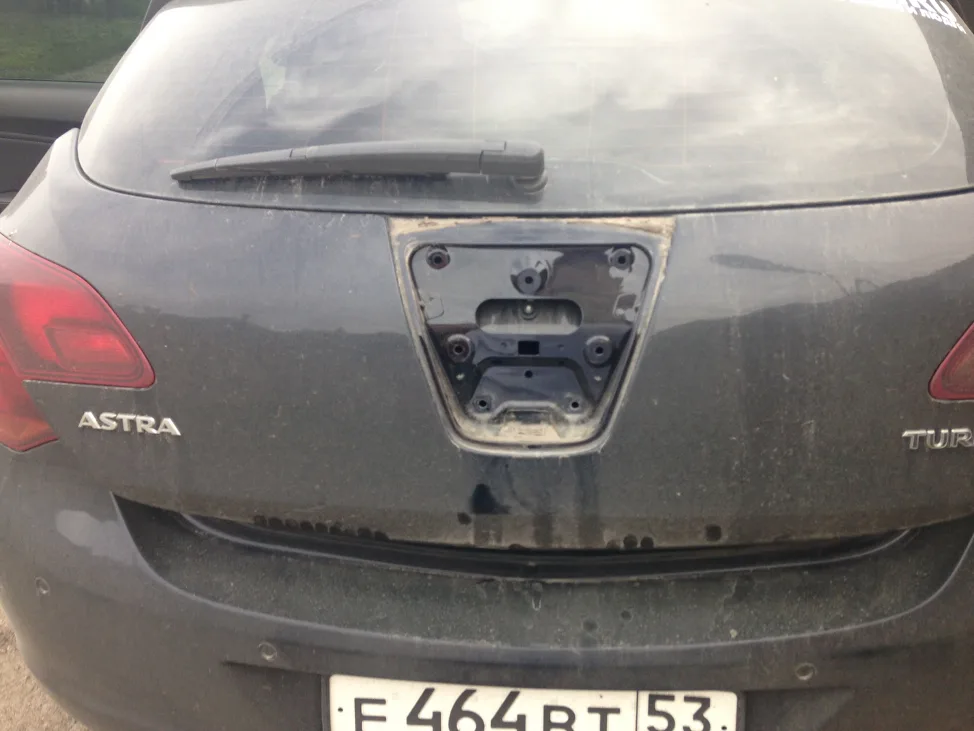 Новая кнопка багажника Opel Astra J