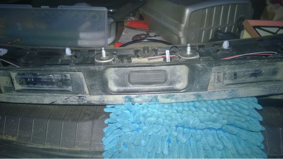 Собранная кнопка багажника Opel Meriva B