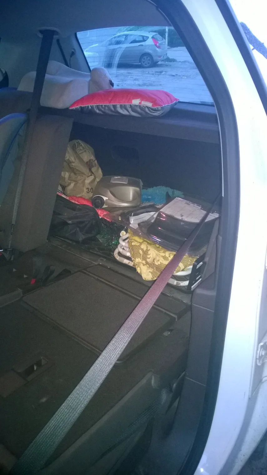 Отверстие аварийного открытия багажника Opel Meriva B