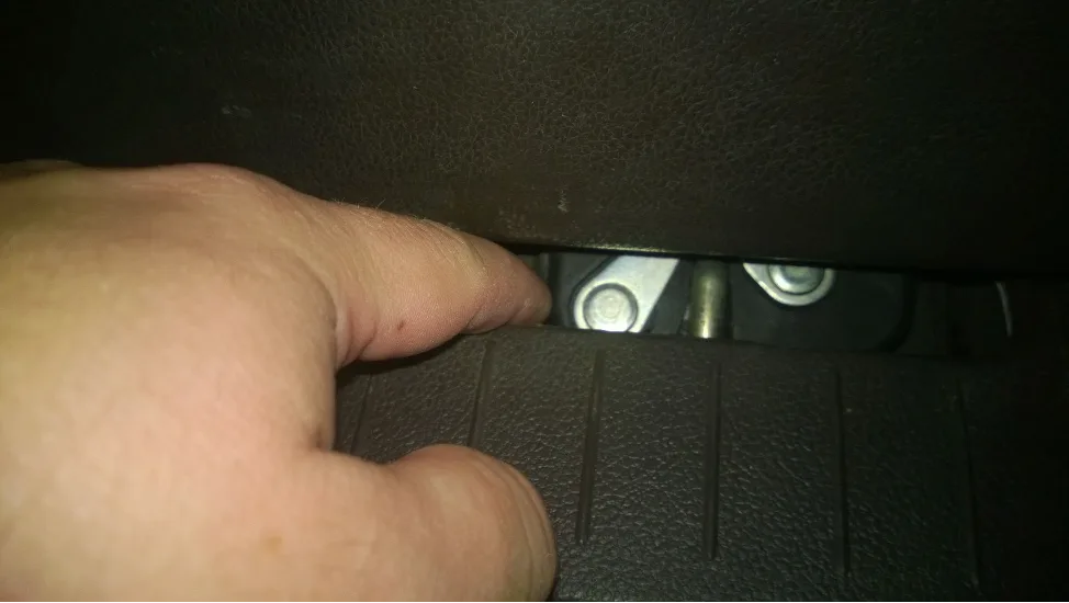 Открытая крышка багажника Opel Meriva B