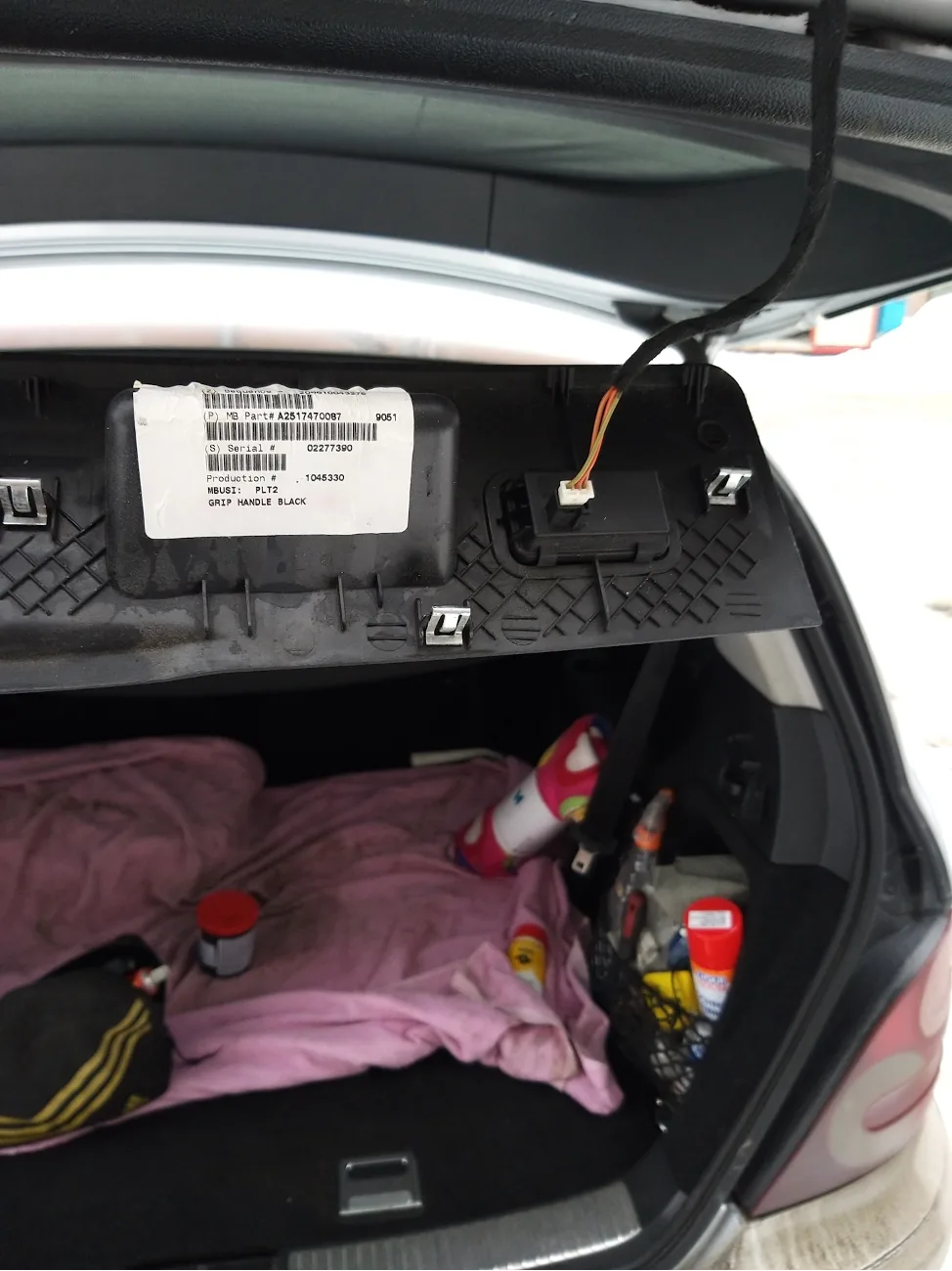 Нижняя накладка крышки багажника Mercedes W164