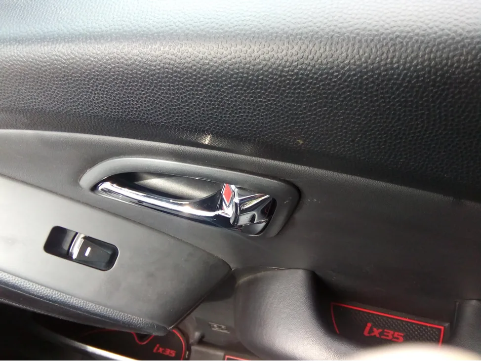 Ремонт активатора замка Hyundai ix35: дверь не дозакрывается