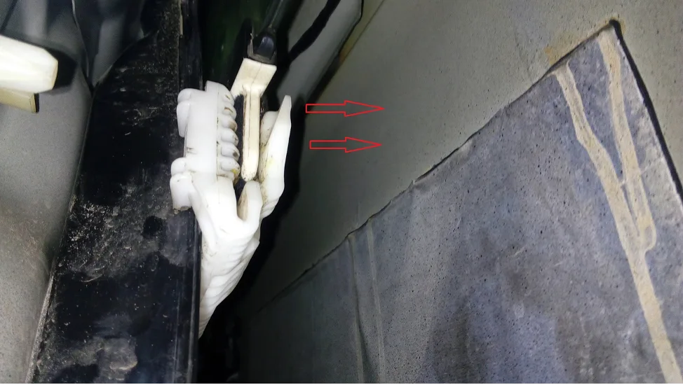 Внутренняя панель двери Range Rover Sport