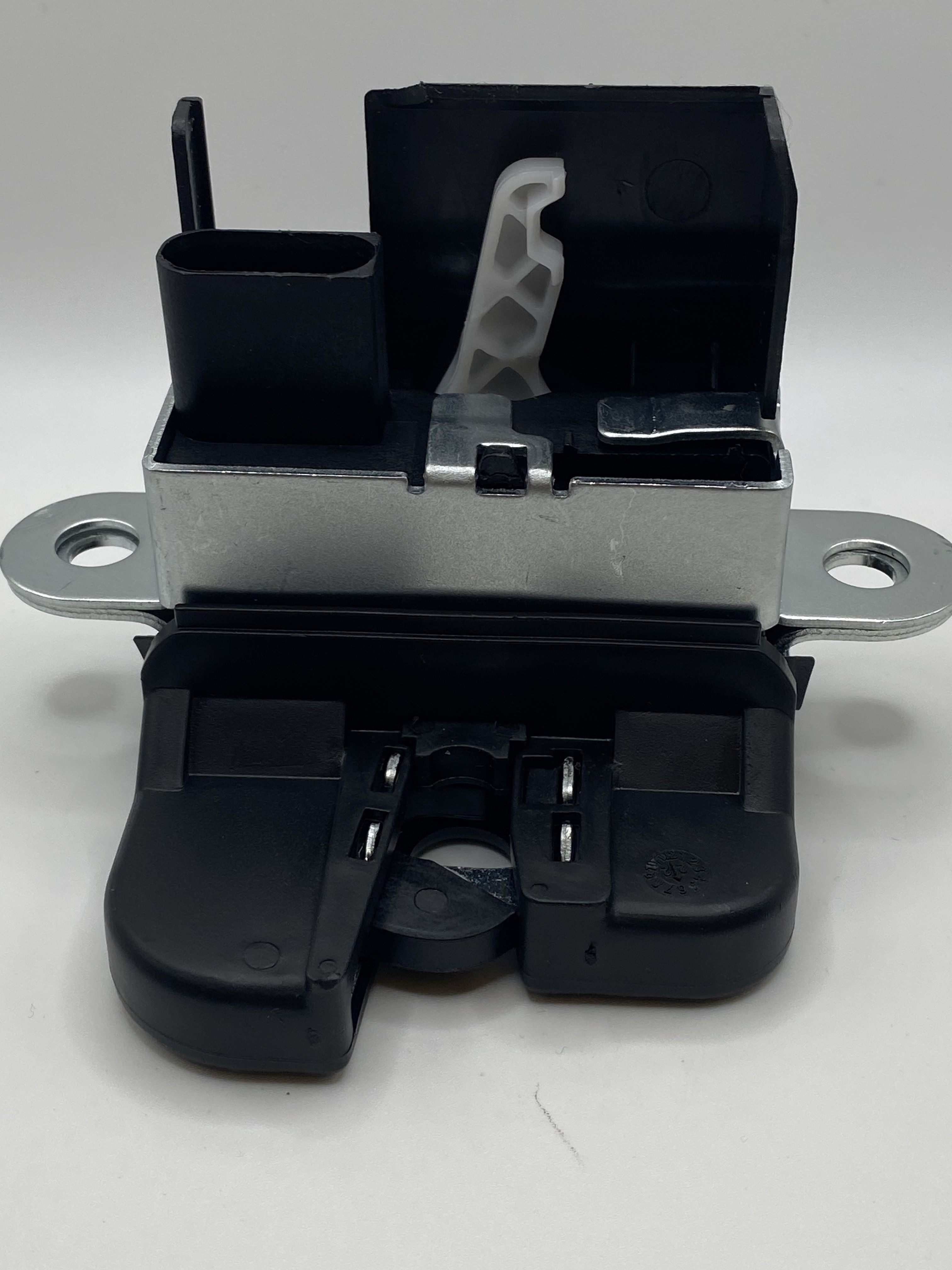 Замок багажника Volkswagen 5M0827505E